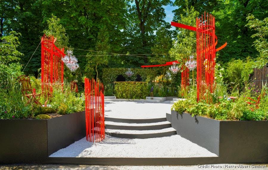 jardin en rouge et noir d'Alexandre Tonnerre 
